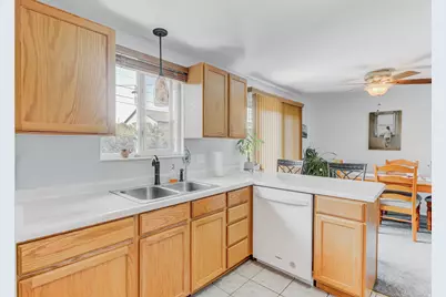 834 E Silver Shadows Dr, Murray, UT 84107 - Photo 5