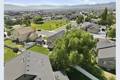 4338 W Sacajewa St, Riverton, UT 84096 - Photo 33