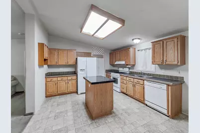 70 S 300 E, Elsinore, UT 84724 - Photo 17