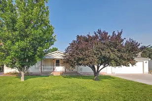 70 S 300 E, Elsinore, UT 84724 - Photo 3