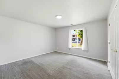 642 W Applewood Dr N, Centerville, UT 84014 - Photo 11