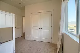 7958 N Bristlecone Rd W, Eagle Mountain, UT 84005 - Photo 7