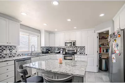8621 S 1700 E, Sandy, UT 84093 - Photo 11