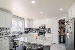 8621 S 1700 E, Sandy, UT 84093 - Photo 11