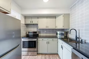 247 S 700 E, Salt Lake City, UT 84102 - Photo 9