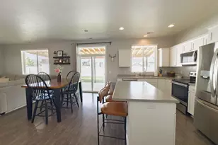 3565 S Water Lilly Ln, Syracuse, UT 84075 - Photo 7