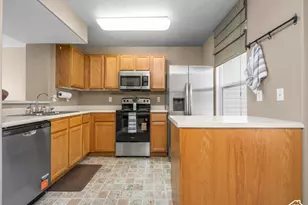 3451 E Peregrine Rd N, Eagle Mountain, UT 84005 - Photo 7