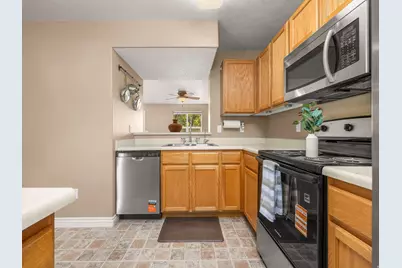 3451 E Peregrine Rd N, Eagle Mountain, UT 84005 - Photo 7