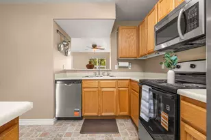 3451 E Peregrine Rd N, Eagle Mountain, UT 84005 - Photo 7