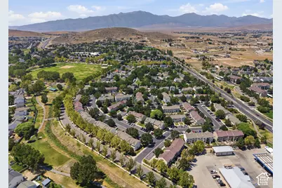 3451 E Peregrine Rd N, Eagle Mountain, UT 84005 - Photo 25