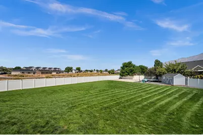 178 E Copper Cir, Harrisville, UT 84404 - Photo 35