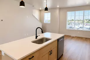 808 W Ivywell Ln N, North Salt Lake, UT 84054 - Photo 9