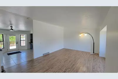 11153 S Silver Queen Cir, Sandy, UT 84094 - Photo 7