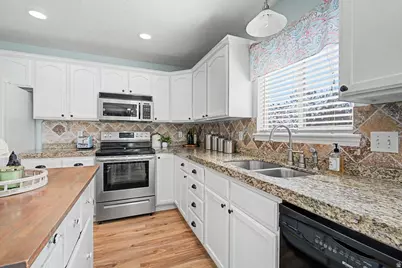 10503 N Doral Dr, Cedar Hills, UT 84062 - Photo 3