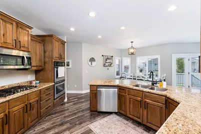 1685 W Prairie Hill Dr, Bluffdale, UT 84065 - Photo 7