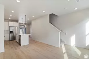 812 W Ivywell Ln, North Salt Lake, UT 84054 - Photo 5