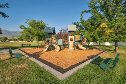 971 S Kays Dr, Kaysville, UT 84037 - Photo 45
