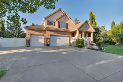 971 S Kays Dr, Kaysville, UT 84037 - Photo 3