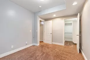 971 S Kays Dr, Kaysville, UT 84037 - Photo 21