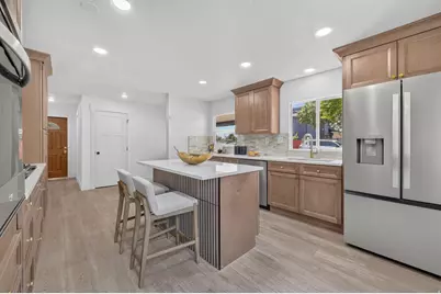 1775 E Rosecrest Dr, Salt Lake City, UT 84108 - Photo 3
