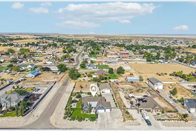 7901 N Cobblerock Rd E, Lake Point, UT 84074 - Photo 55