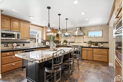 6259 S Boxwood Rd E, Holladay, UT 84121 - Photo 5
