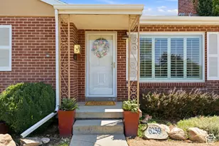6259 S Boxwood Rd E, Holladay, UT 84121 - Photo 3