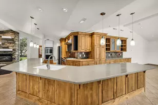 2128 E 11270 S, Sandy, UT 84092 - Photo 9