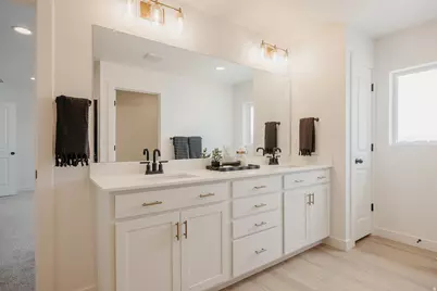 5233 S Paramount Dr, Riverdale, UT 84405 - Photo 19