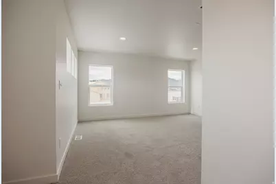 5233 S Paramount Dr, Riverdale, UT 84405 - Photo 23