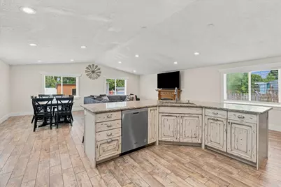 335 W Center St, Smithfield, UT 84335 - Photo 11