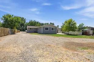 335 W Center St, Smithfield, UT 84335 - Photo 37