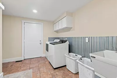 335 W Center St, Smithfield, UT 84335 - Photo 31