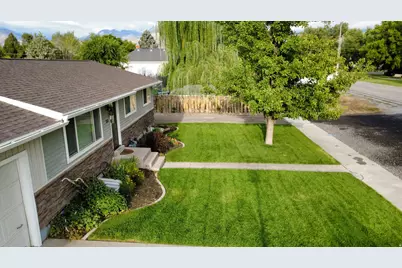 335 W Center St, Smithfield, UT 84335 - Photo 3