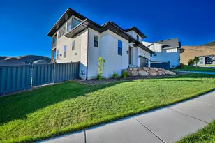 1722 W Oakridge Circle, Lehi, UT 84043 - Photo 3