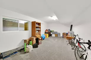 9035 S 1700 E, Sandy, UT 84093 - Photo 33