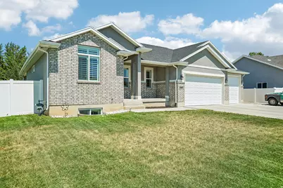 1438 W 2535 N, Clinton, UT 84015 - Photo 3