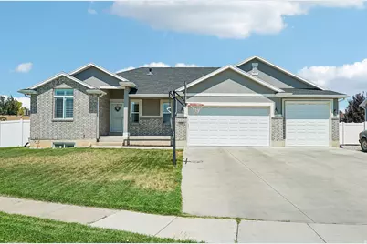 1438 W 2535 N, Clinton, UT 84015 - Photo 1