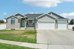 1438 W 2535 N, Clinton, UT 84015 - Photo 1