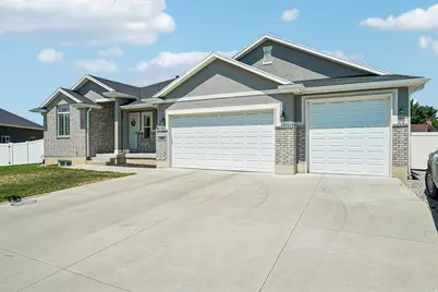 1438 W 2535 N, Clinton, UT 84015 - Photo 3
