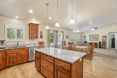 1438 W 2535 N, Clinton, UT 84015 - Photo 11