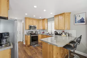 7043 S Sorrento Way, West Jordan, UT 84081 - Photo 7