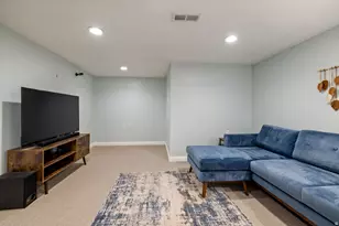 2490 E Commonwealth Ave S, Salt Lake City, UT 84109 - Photo 17