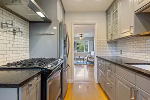 2490 E Commonwealth Ave S, Salt Lake City, UT 84109 - Photo 11