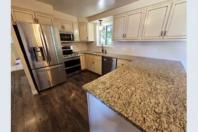 689 E Lavina Dr S, South Ogden, UT 84403 - Photo 7