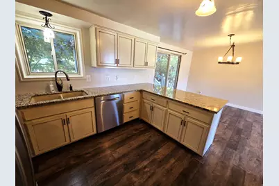 689 E Lavina Dr S, South Ogden, UT 84403 - Photo 9