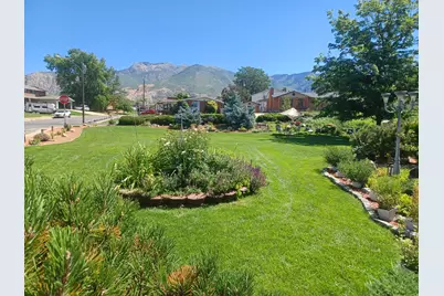 689 E Lavina Dr S, South Ogden, UT 84403 - Photo 3