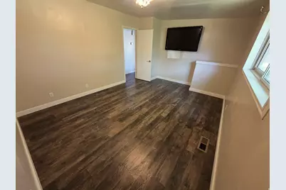 689 E Lavina Dr S, South Ogden, UT 84403 - Photo 9