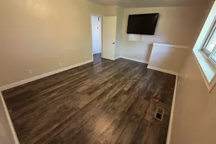 689 E Lavina Dr S, South Ogden, UT 84403 - Photo 9