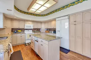 3467 E Magic View Dr, Cottonwood Heights, UT 84121 - Photo 11